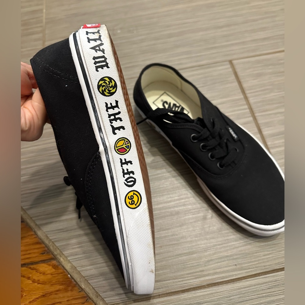 Vans - Picture 4 of 5